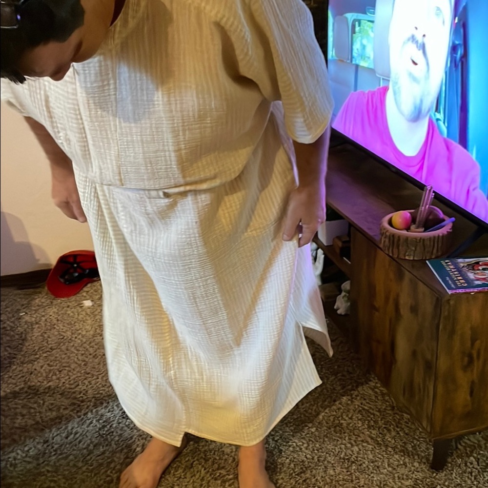 Cream Robe - Picture 4 of 6